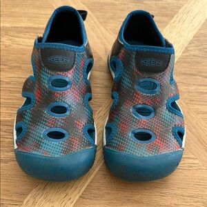 KEEN stingray sandals size 1
